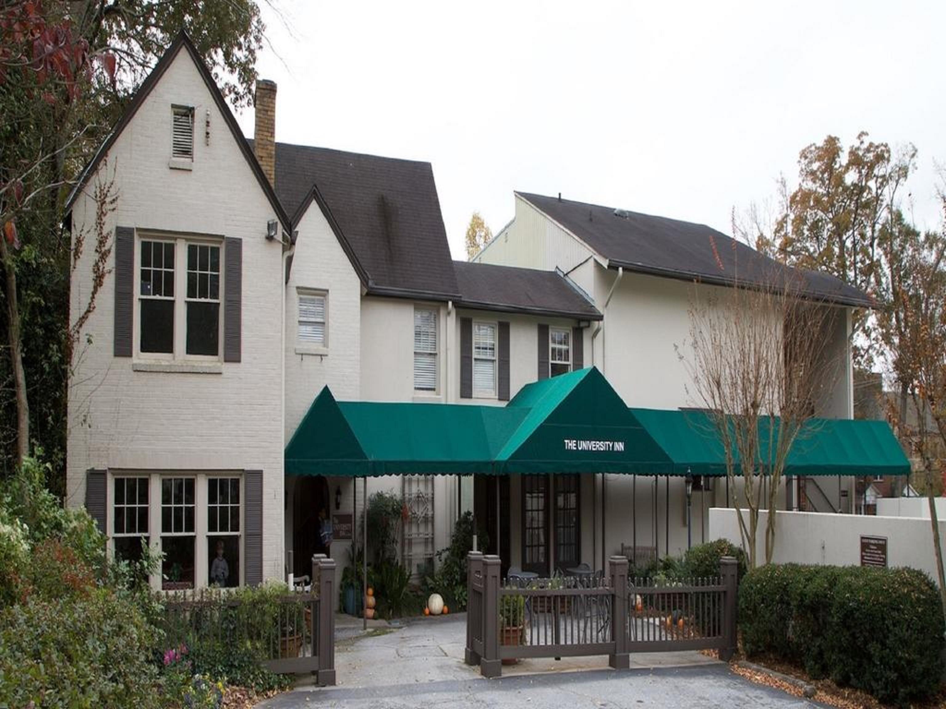 The At Emory Gasthof