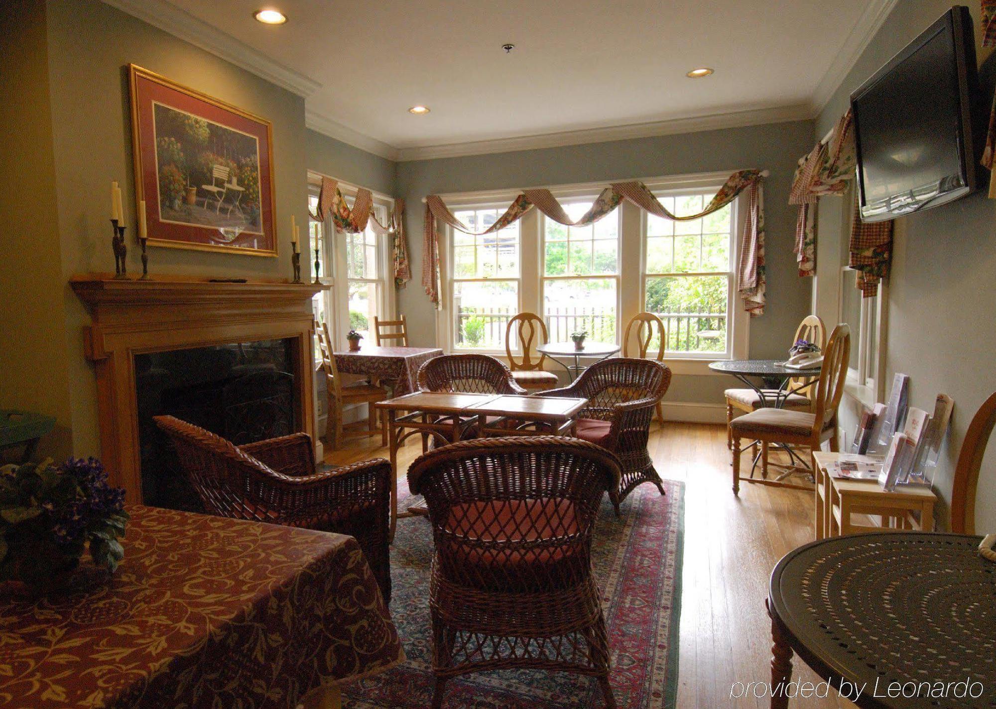 The At Emory Gasthof